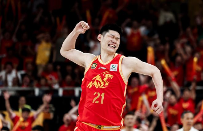 CBA首月獎(jiǎng)項(xiàng)：胡金秋第9次月最佳率廣廈第一 韋瑟斯龐首次當(dāng)選