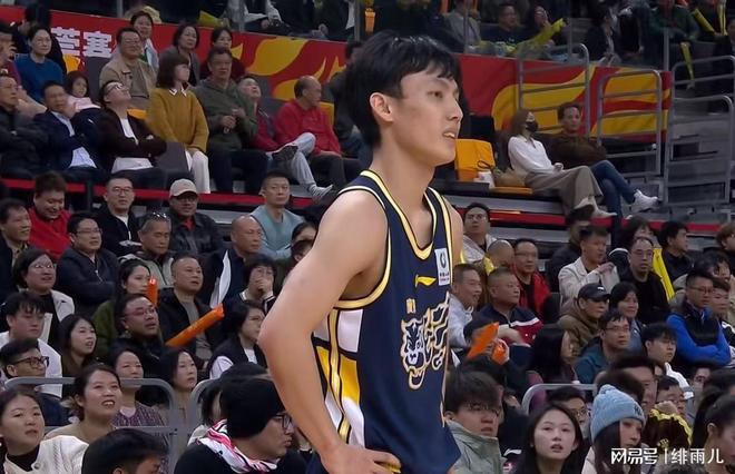 打不了關(guān)鍵局！廣東隊(duì)被逼放棄奎因，杜鋒需要“黑又硬”大外援？