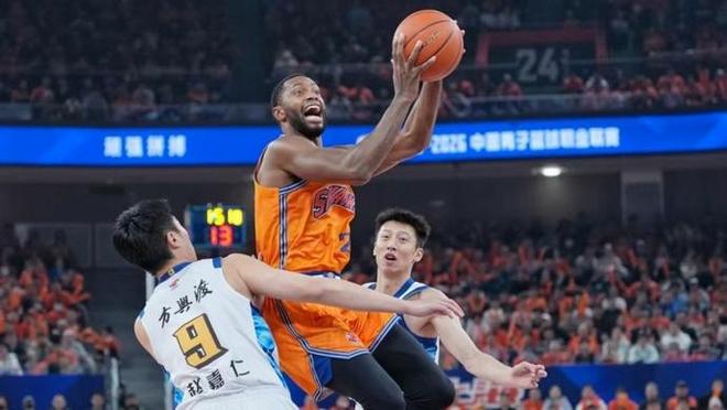 七連勝！上海大鯊魚用勝利慶祝俱樂部成立三十周年