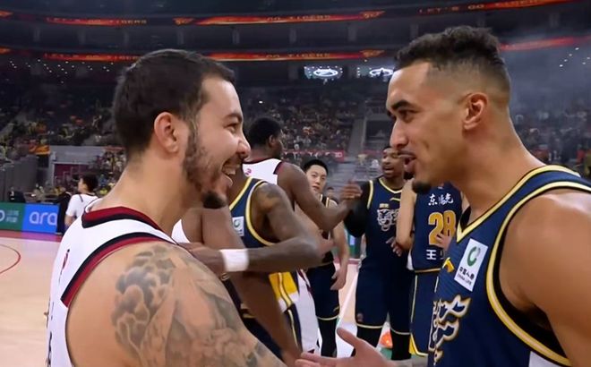 隨著廣廈22分輸上海，廣東遭浙江絕殺，CBA最新積分榜：榜首易主