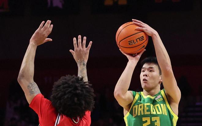 轟23分+絕平三分！中國男籃22歲新星閃耀NCAA：新版林瘋狂來了？