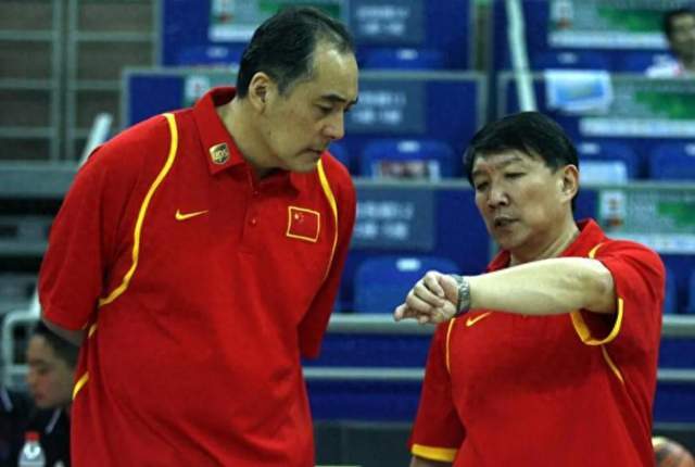 CBA最新消息！北控男籃更換教練，湯普森被裁掉，崔永熙跟隊訓練