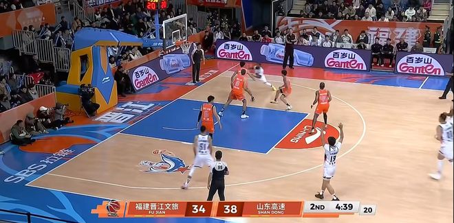 半場戰報|山東48：43領先福建，陶漢林13分、克里斯10分