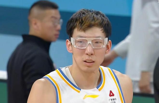 北京男籃5分險勝寧波，曾凡博15分找回狀態，周琦18+6雷蒙12分！