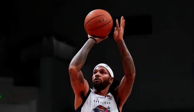 山東絕殺奪冠熱門，2人優(yōu)秀，5人及格，仍有3人低迷，該放棄了