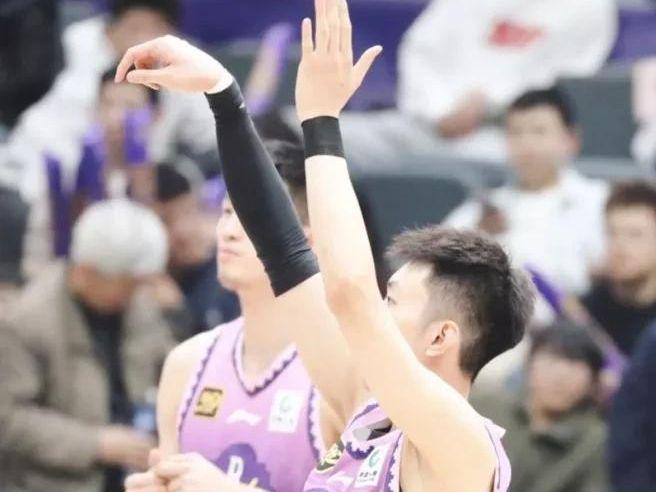CBA常規賽！浙江主場對陣北控，浙江雙塔圍剿北控 吳前決戰廖三寧