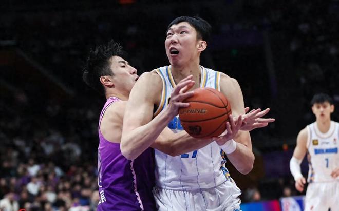 不提徐杰，不提胡明軒！周琦公開夸兩后衛，趙睿首選不是北京隊