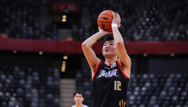 不打球了！CBA名將選擇退役，轉型為助理教練