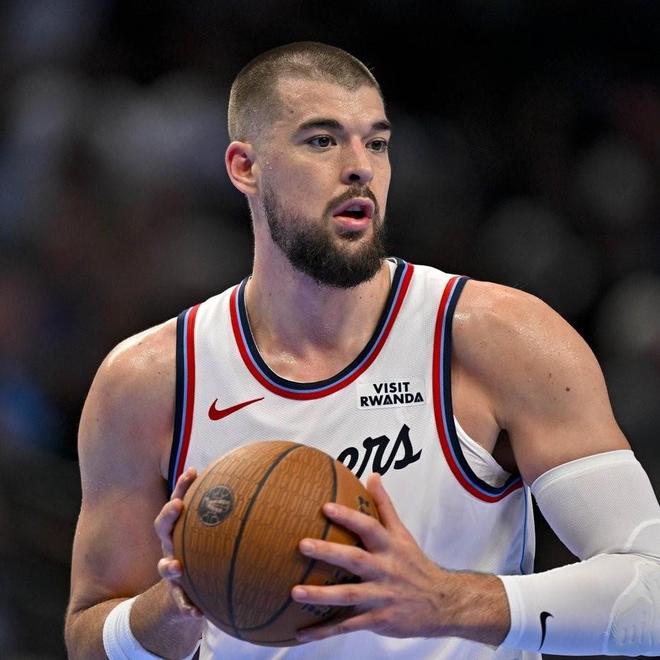 記者：祖巴茨已獲得多支季后賽球隊(duì)關(guān)注，快船要價(jià)至少2首輪