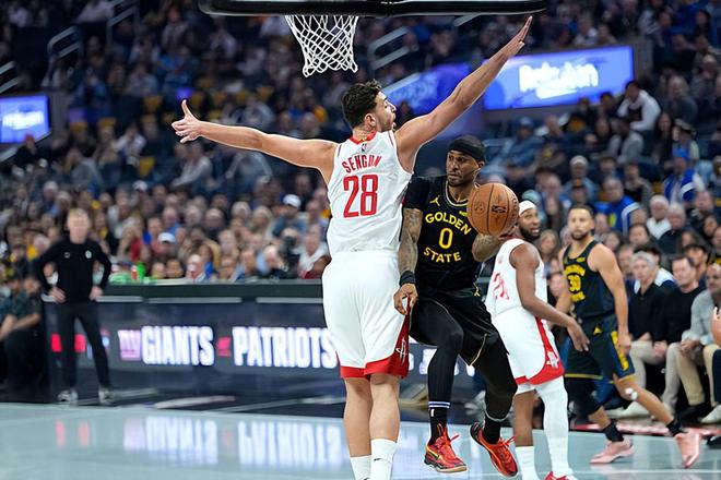 在其他球隊根本打不上比賽！但在勇士他就是能夠得到不少出場機會