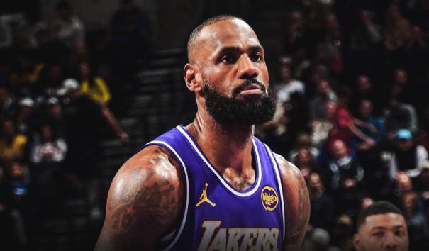 詹姆斯17中8砍28分10助7板，三分5中0罚球13中12&正负值-6