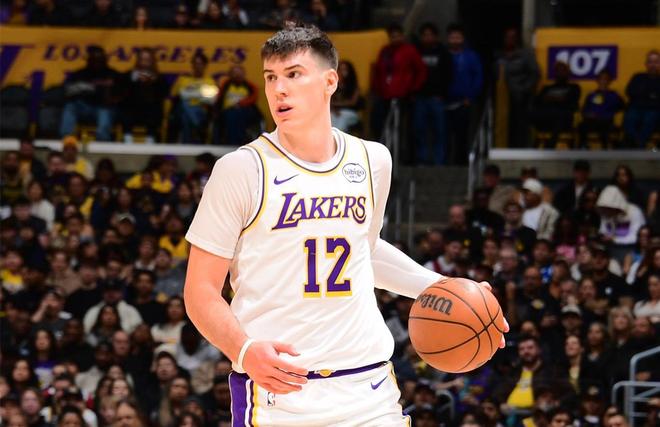 4勝0負+12勝0負！湖人撿漏24歲1200萬悍將：兩戰(zhàn)轟47分當詹皇絕配