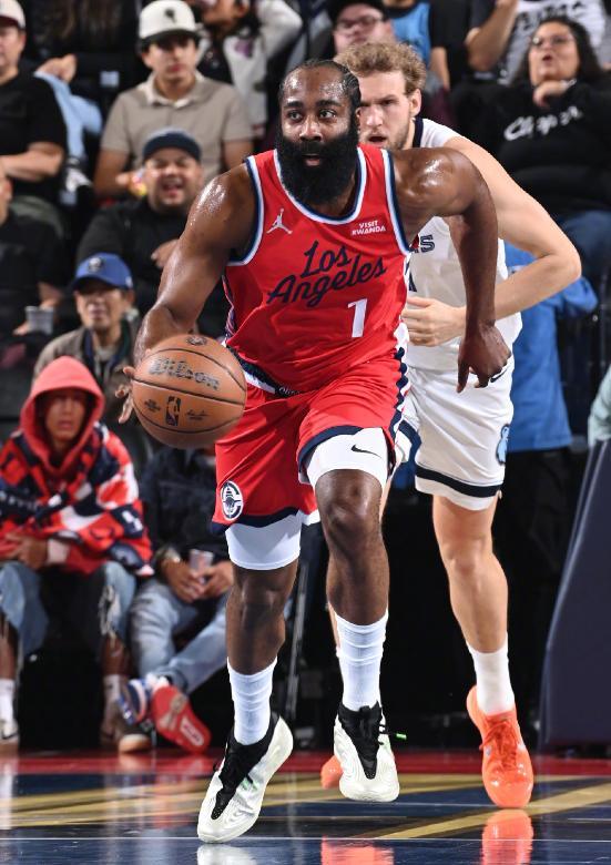 哈登23+7+11難救主，祖巴茨11中4萊昂納德39分，灰熊16分逆轉快船