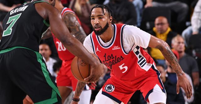 快船：小瓊斯右膝受傷 將于明天接受重新評估