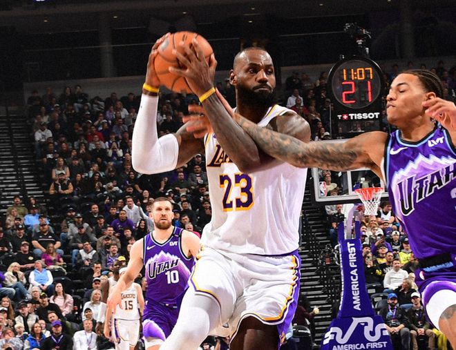 湖人驚險四連勝，詹姆斯17分6板8助！這一戰能讓球迷看清四件事