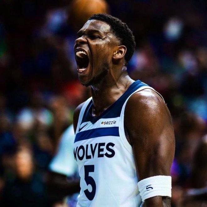 里程碑，愛德華茲成為NBA首位在25歲前投中1200記三分的球員