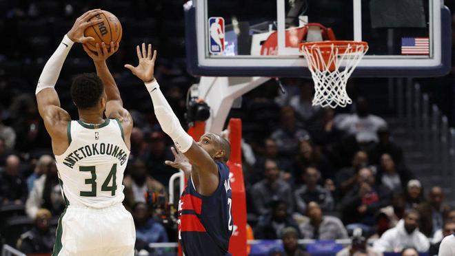 雄鹿隊傳聞：布萊恩·溫德霍斯特稱揚尼斯已提出交易申請