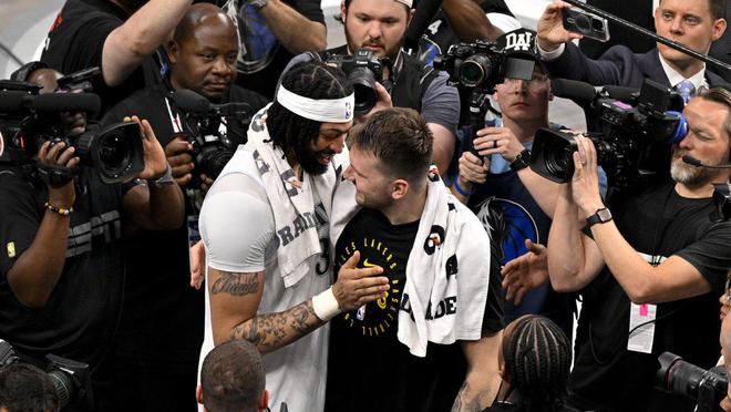 好戲來(lái)了，獨(dú)行俠戴維斯想在對(duì)陣湖人的比賽中復(fù)出，但有個(gè)條件