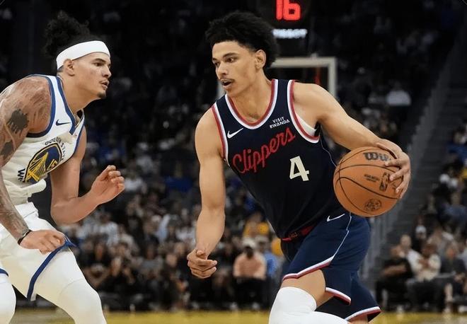 快船末節太無解！倫納德帶頭掄，4替補做好輔助，高大陣容吃香！