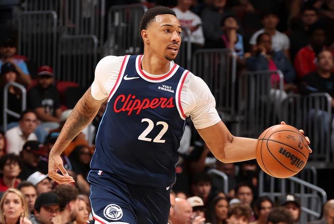 明明打得好好的但就不讓上了，快船的用人方式真是讓人無(wú)法理解？