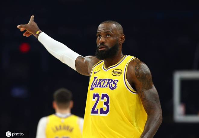 圣誕大戰前瞻：詹杜對話再成焦點 庫里直面魔鬼定律