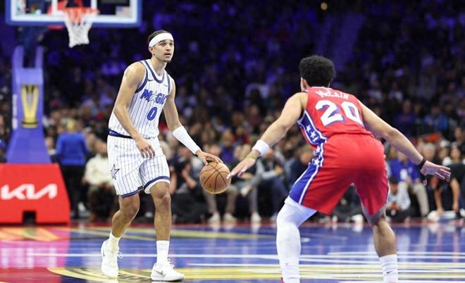 9人上雙造41分慘案！東部黑馬一戰(zhàn)創(chuàng)4大紀(jì)錄，火爆沖突5人技犯