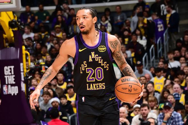 手感好的時候還是有些作用的，但湖人還是應該更加謹慎地使用他？