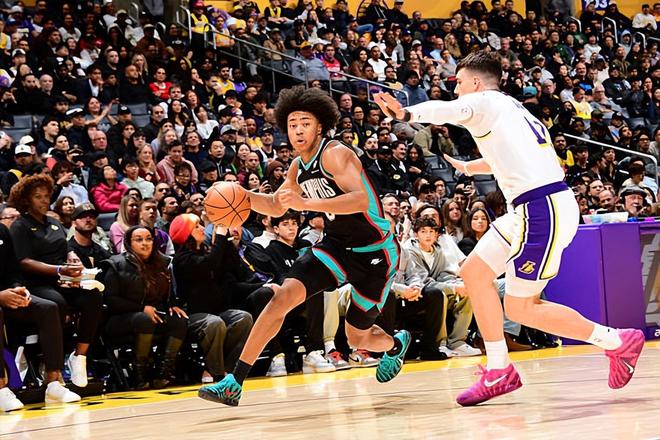 可惜受到了犯規(guī)的影響，否則灰熊側(cè)翼新星會(huì)給湖人制造更大的麻煩