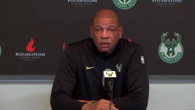 里弗斯：字母哥從未要求被交易，他愛密爾沃基和雄鹿隊(duì)