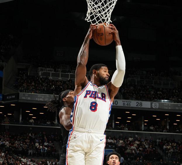 莊神重傷離場(chǎng)喬治半場(chǎng)0分，馬克西22+9+7，76人完勝籃網(wǎng)終結(jié)2連敗