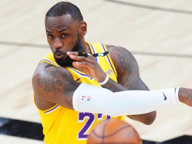 湖人官方：詹姆斯因右坐骨神經痛和左腳關節炎出戰綠軍成疑