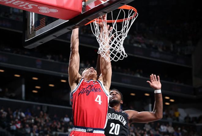 盡管手感一般，但快船鋒線新秀還是在其他方面起到了很好的作用？