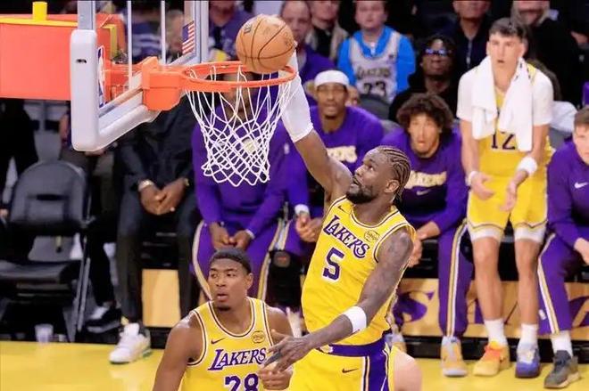 4分惜敗雄鹿！別打了都走吧，湖人真不適合你們，這四人該交易了