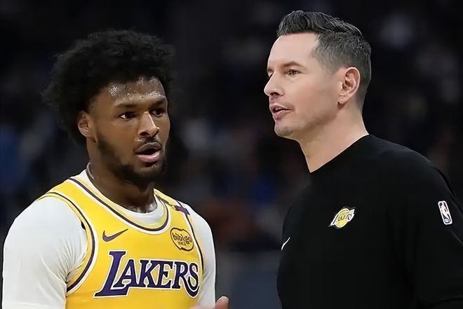 東契奇8失誤，湖人末節(jié)崩盤！老詹17投17分&雙塔4籃板，CC轟27+11