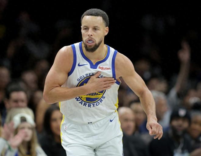 第400場！庫里又創造NBA歷史第一紀錄，37歲年薪5960萬是有原因的