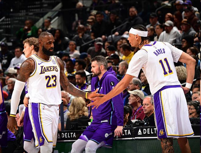 東契奇罰球失誤險葬送勝利！爵士絕殺不中 湖人4連勝升至西部第二