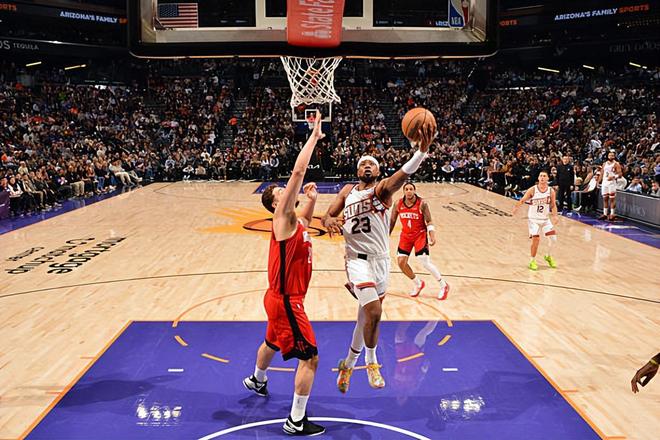 有些過于離譜了吧？被湖人裁掉之后他竟然成為了太陽的先發(fā)控衛(wèi)？