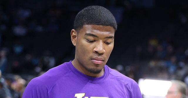 八村壘：整場(chǎng)比賽都不記得自己何時(shí)拿過球 這不是我們贏球的方式