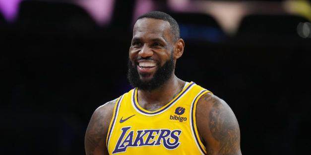 關鍵時刻12勝0負！坐擁詹皇077 湖人關鍵球太穩(wěn)！