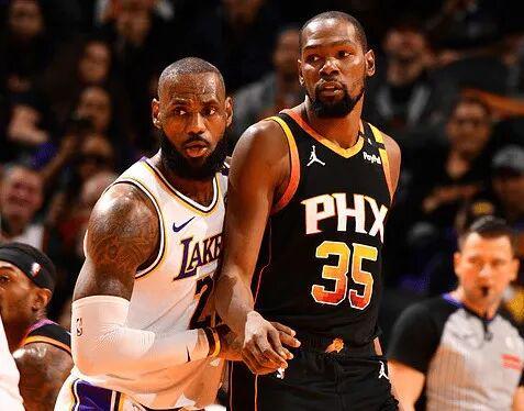 阿杜和老詹最后一次圣誕大戰？