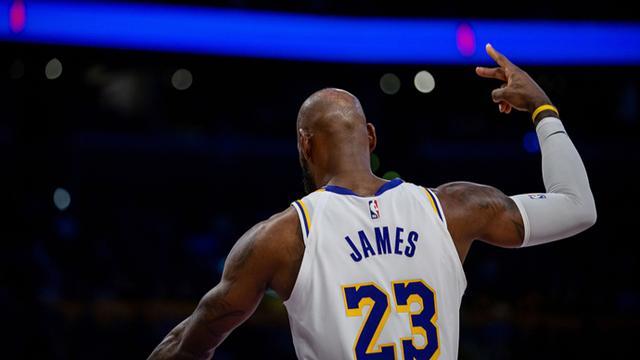 總助攻數(shù)升至歷史第二，詹姆斯：我不希望自己有任何短板
