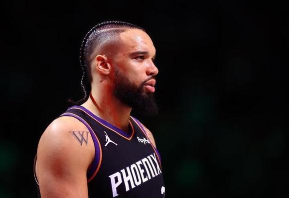 湖人想要一個(gè)攻防兼?zhèn)涞那颁h！球迷：歷史最強(qiáng)前鋒不就在陣中嗎？