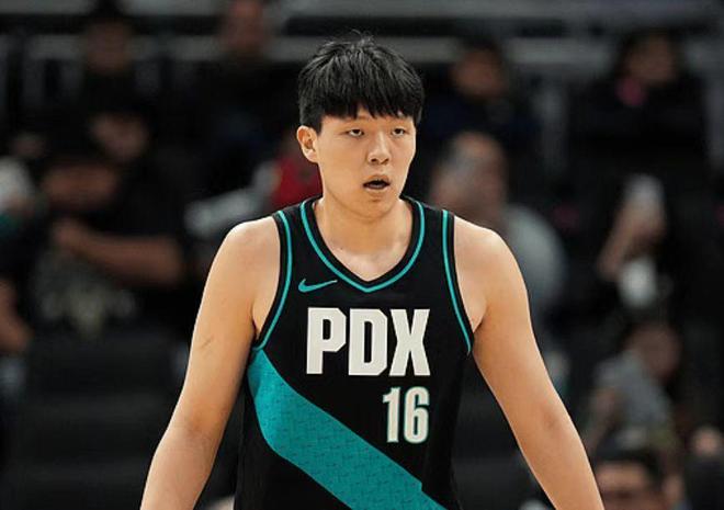 楊瀚森連續(xù)3場0分：4分半鐘3中0下半場被棄用 NBA生涯三分14中1