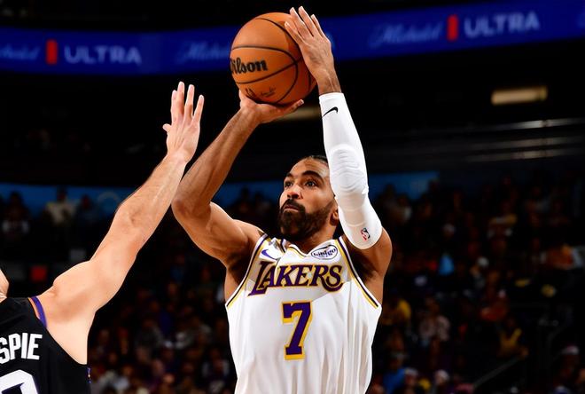 能力與表現(xiàn)極不匹配，湖人還是應(yīng)該盡快送走這位替補控衛(wèi)？