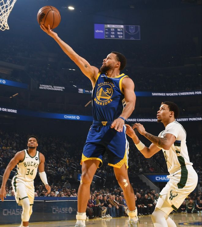 製勝球價值千金！37歲庫裏又成勇士定海神針 轟31+7+7擊退揚尼斯