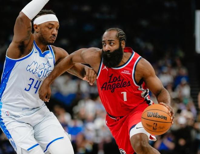 连续三场燃尽局！哈登31+5+8+2难救主，快船三节投降28分惨败魔术