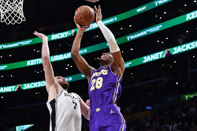 明明手握聯盟頂級投手，結果湖人卻非要讓他在場上各種折返跑？