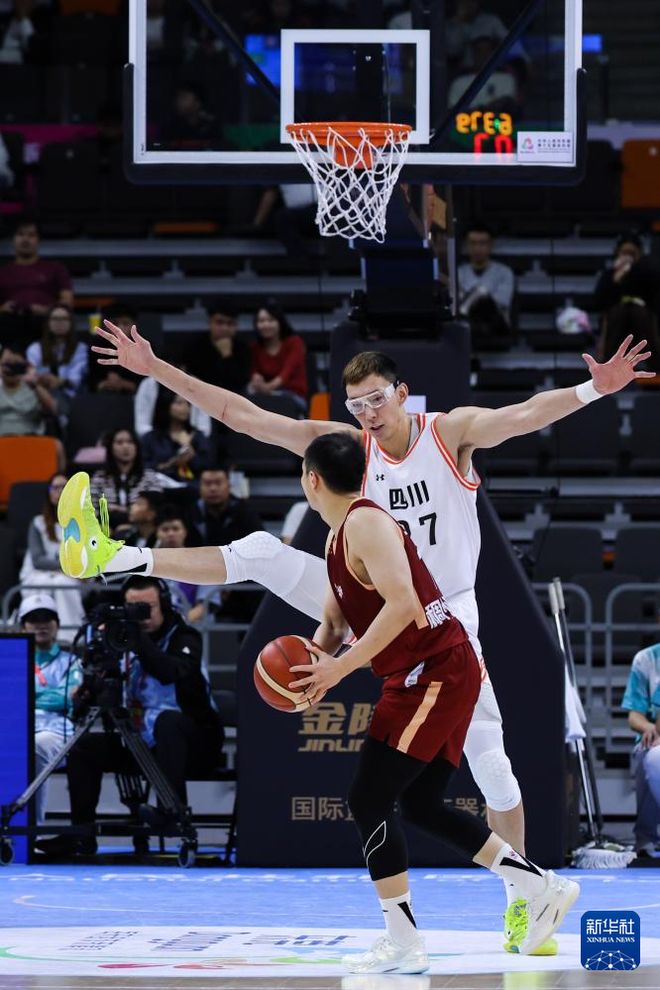 遺憾！周琦領銜的四川男籃止步全運會半決賽 主教練：球員壓力過重