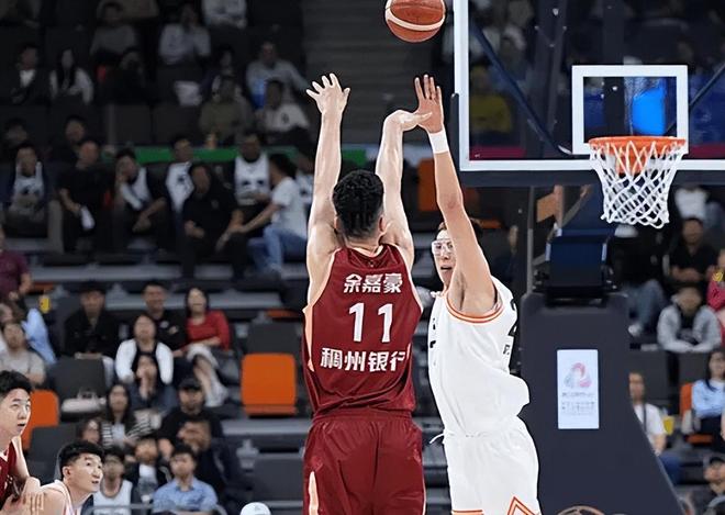 浙江四強讓2將征服球迷！餘嘉豪留洋統治內線，王奕博成後場大核