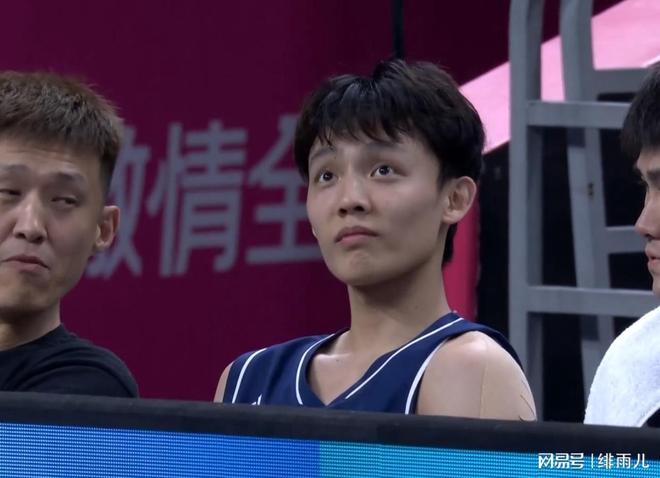 李炎哲與任駿飛輪休！杜鋒“蓄力”打爆遼寧內線，保廣東隊進決賽